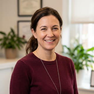 Laura Bennett, responsable des normes de plateforme chez Faucon Rentivoire, photo de profil