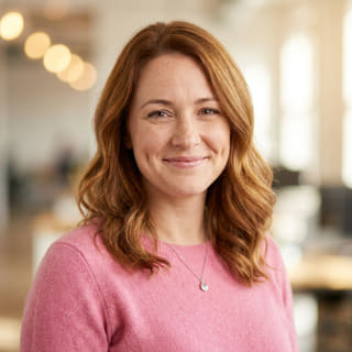 Emily Watson, cheffe du Support Client chez Faucon Rentivoire, photo de profil